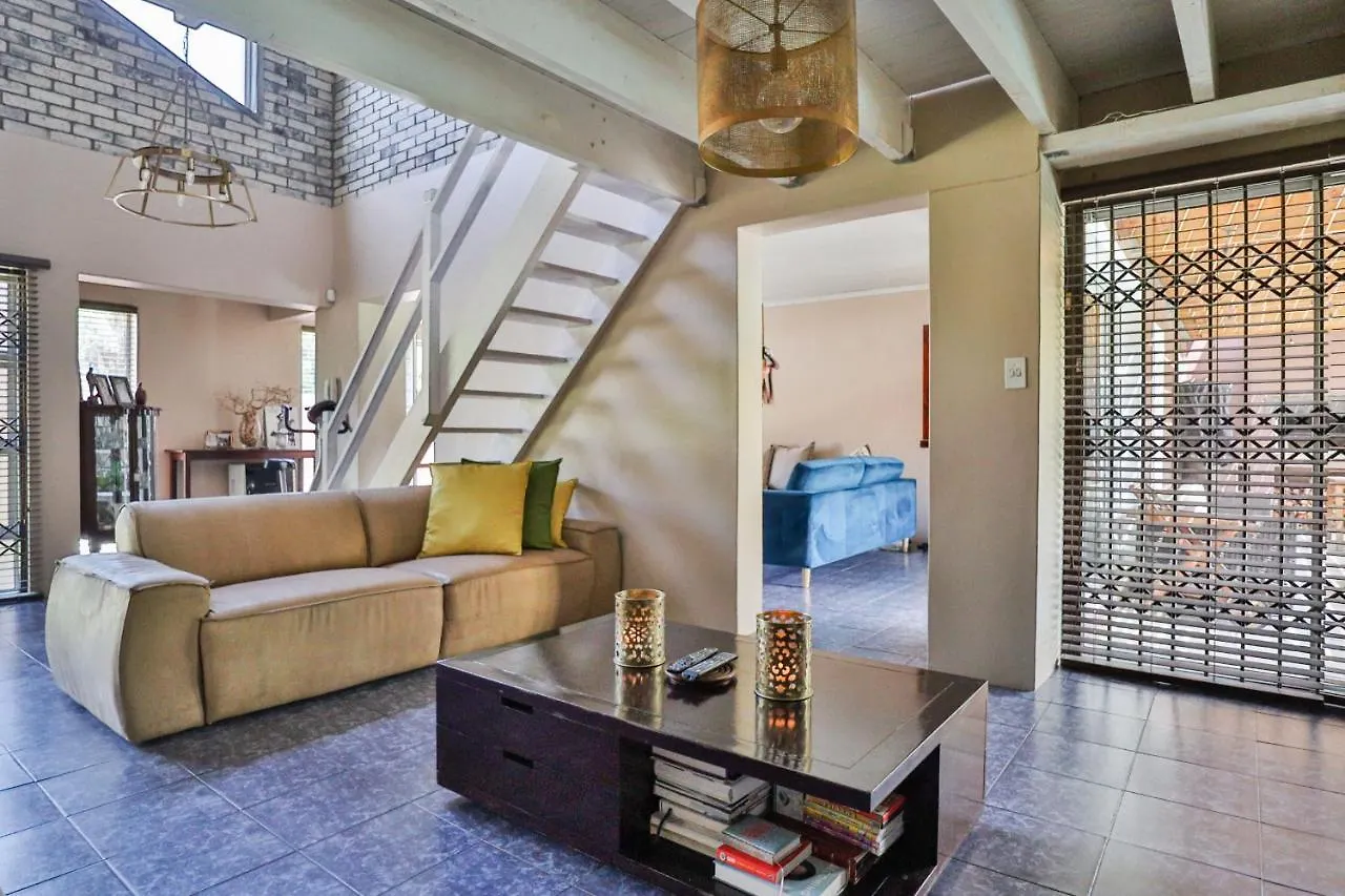 Fairview Crescent 03 By Ctha Villa Cape Town 0*,