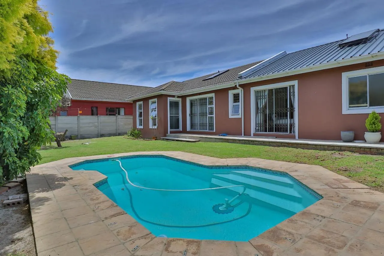 Fairview Crescent 03 By Ctha Villa Cape Town